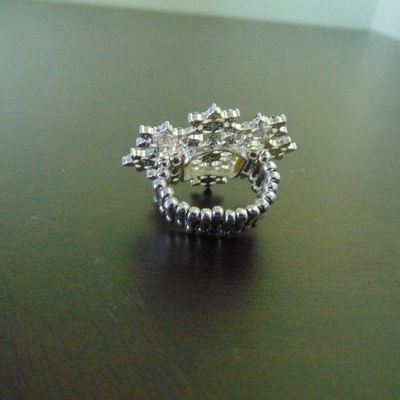 Costume Jewelry - snowflake ring- new - Picture 4 of 11